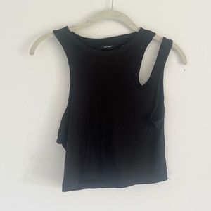 Black VERAMODA Crop Tank top